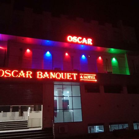 Oscar Banquet And Hotel Kālka Exteriér fotografie